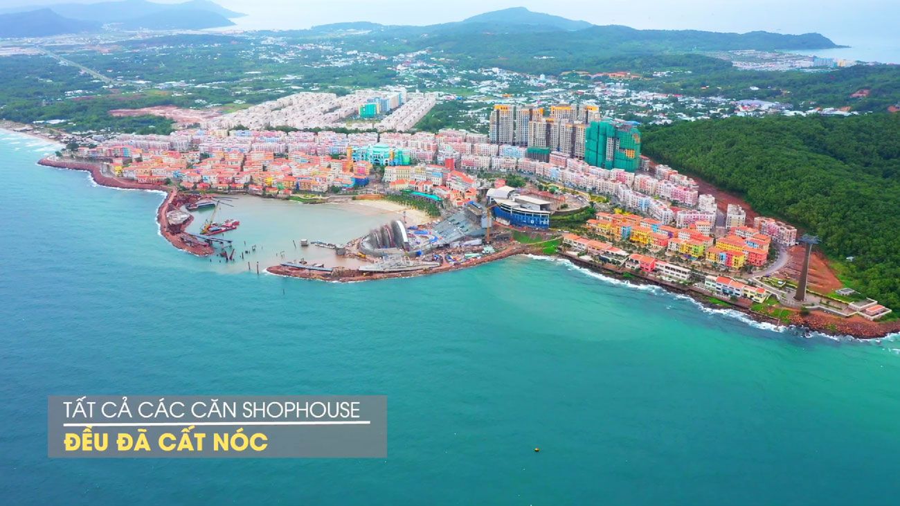 Tiến độ xây dựng tháng 08/2022 Thị Trấn Địa Trung Hải và Sun Tropical Village. Tiến độ xây dựng tháng 08/2022 Thị Trấn Địa Trung Hải và Sun Tropical Village