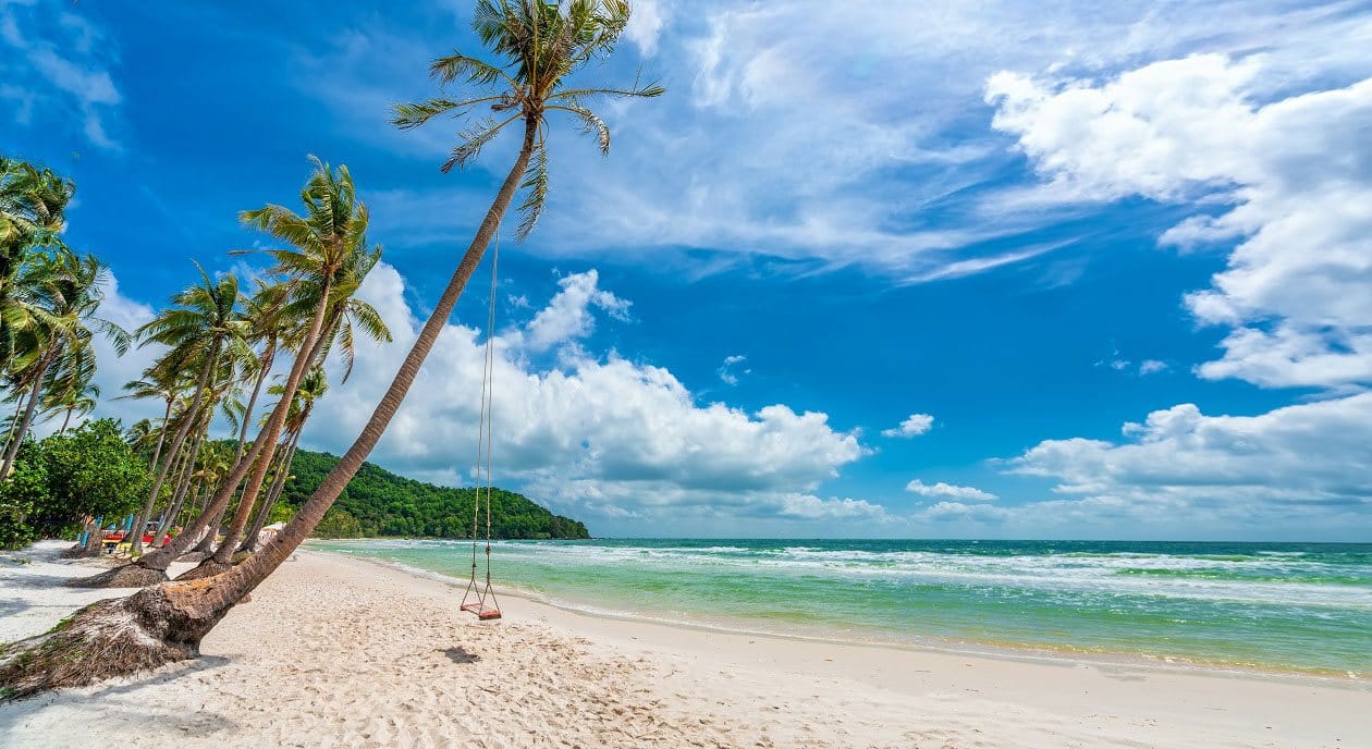 Bãi Sao là bãi biển nổi tiếng hàng đầu đảo Ngọc.