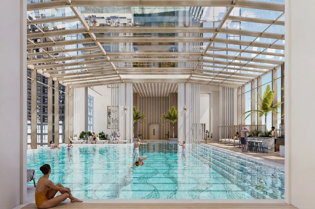 Bể bơi mái kính tiêu chuẩn quốc tế tại Sun Feliza Suites mang đến trải nghiệm nghỉ dưỡng ngay trong lòng phố thị.