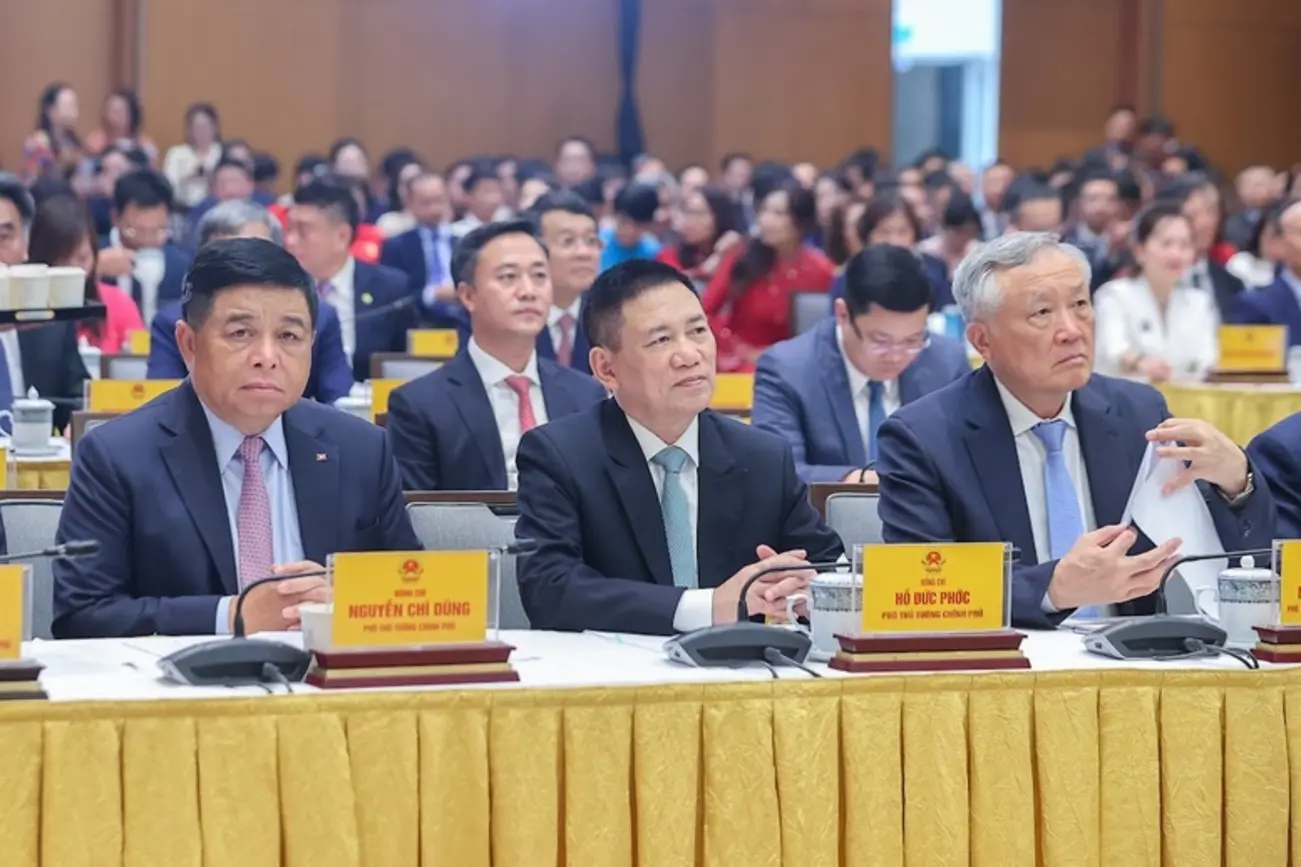 Các Phó Thủ tướng Nguyễn Hòa Bình, Hồ Đức Phớc, Nguyễn Chí Dũng dự hội nghị chiều 30/8.