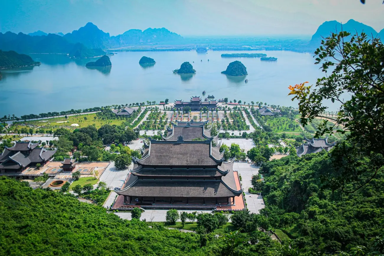 Cảnh quan chùa Bái Đính – một trong những điểm đến nổi bật phía Nam Hà Nội, thu hút du khách và nhà đầu tư.