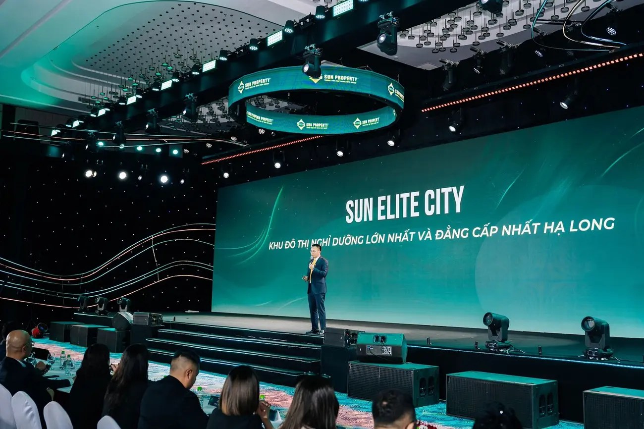Đại diện Sun Property phát biểu tại sự kiện kick-off Sun Elite City tại Hạ Long.