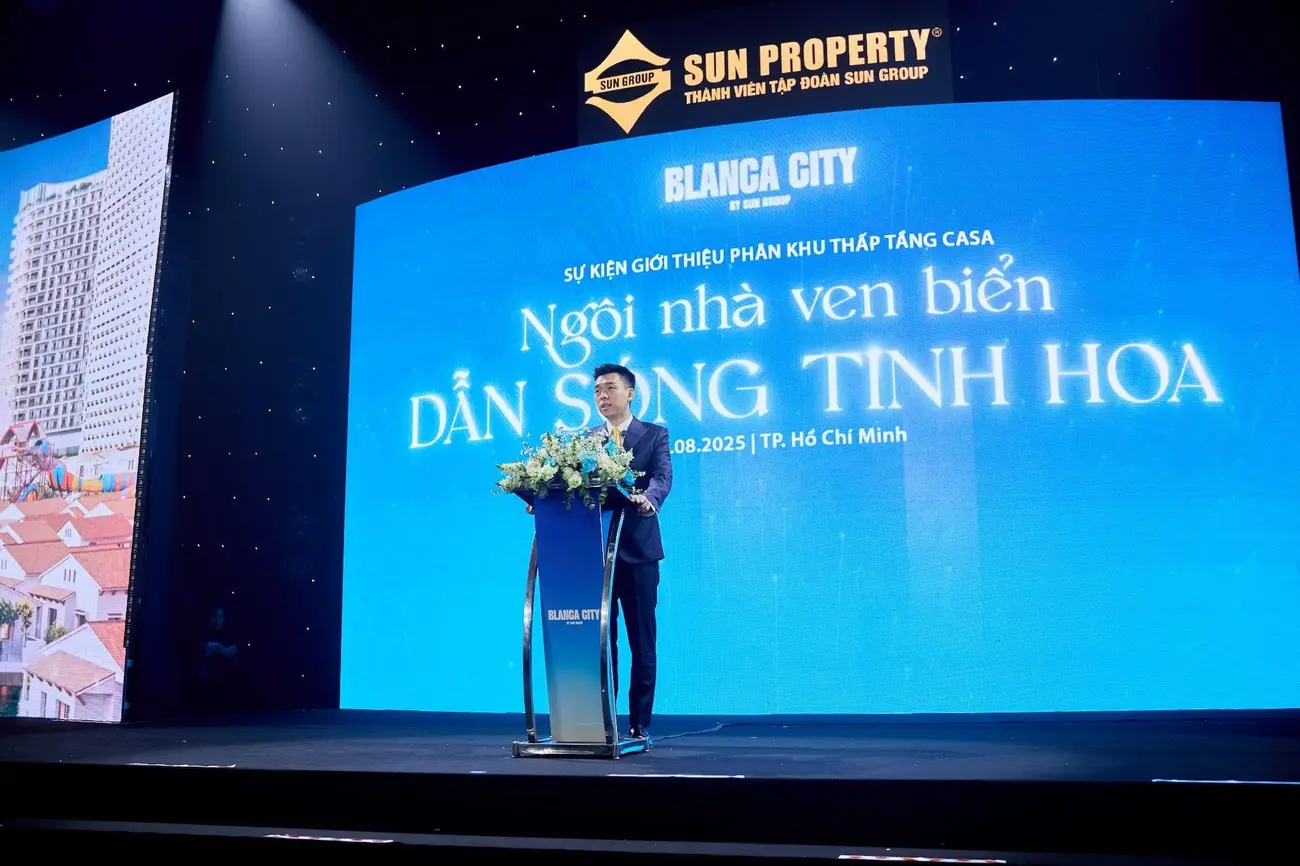 Đại diện Sun Property phát biểu tại sự kiện “Ngôi nhà ven biển – Dẫn sóng tinh hoa” tổ chức tại TP.HCM.