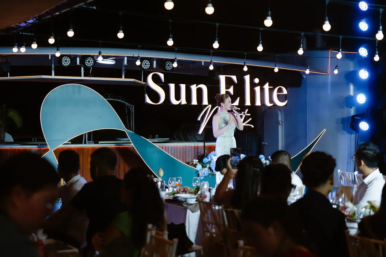 Không gian sang trọng của Sun Elite Night với những màn trình diễn nghệ thuật đầy cảm xúc (Ảnh: Ánh Dương).