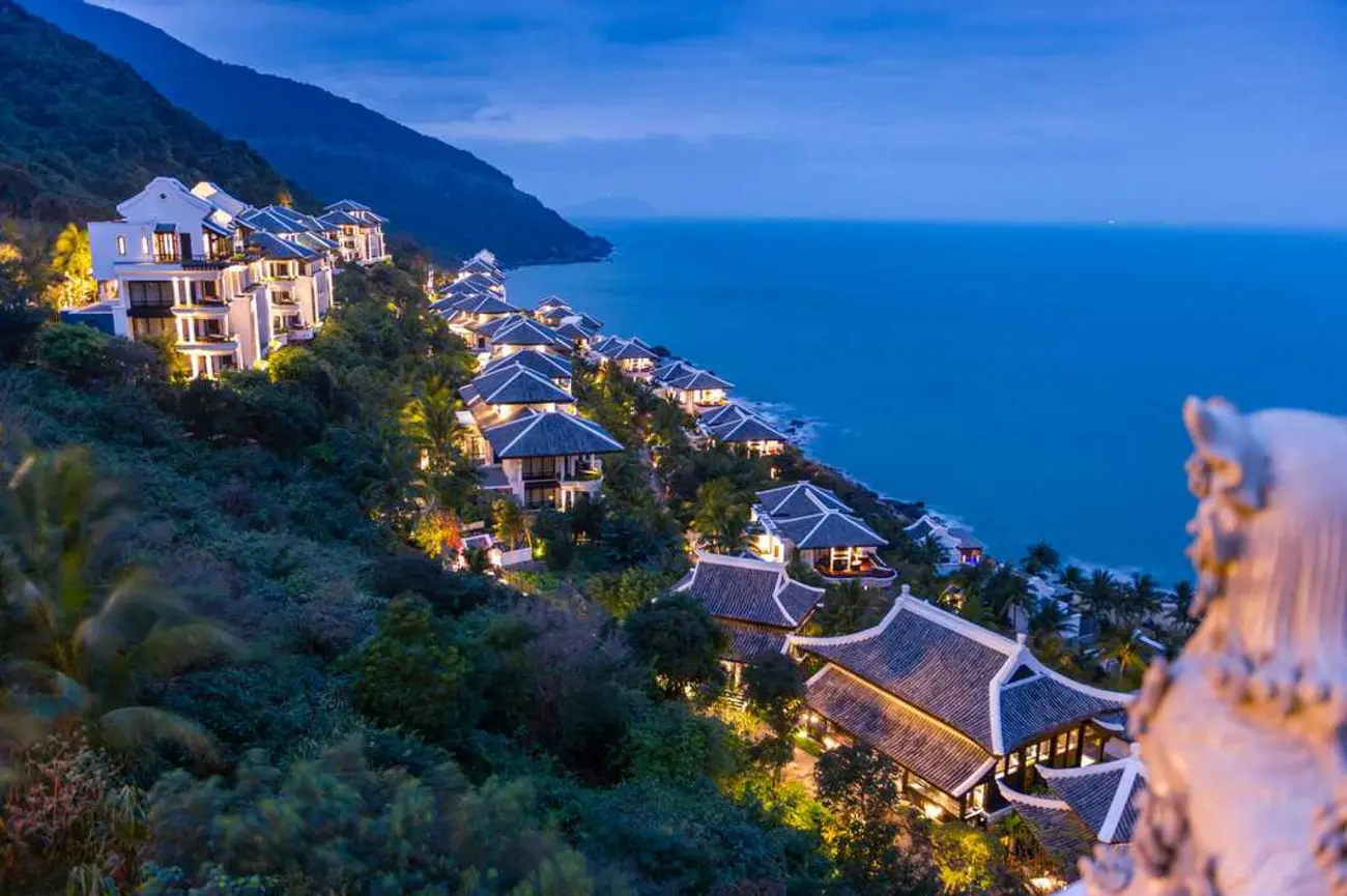 Không gian sang trọng và yên bình tại InterContinental Danang Sun Peninsula Resort trên bán đảo Sơn Trà.