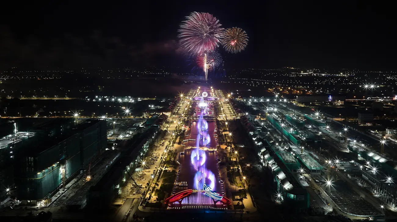Màn pháo hoa rực rỡ tại sự kiện giới thiệu Sun Urban City, điểm nhấn của cuộc sống hiện đại và phong cách mới.