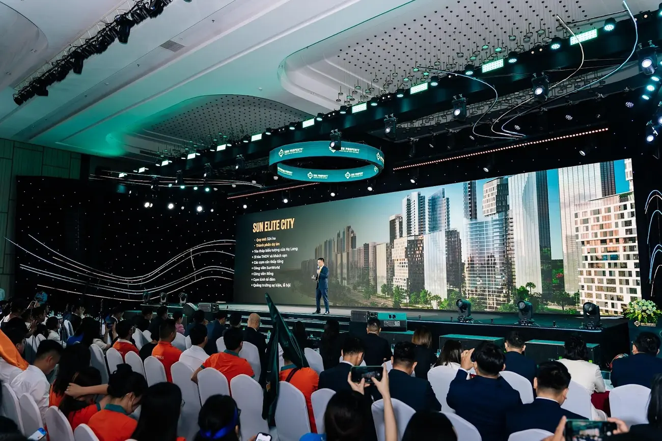 Sự kiện Kick-off Sun Elite City tại Bãi Cháy với sự tham dự của hơn 1.200 chuyên viên tư vấn.