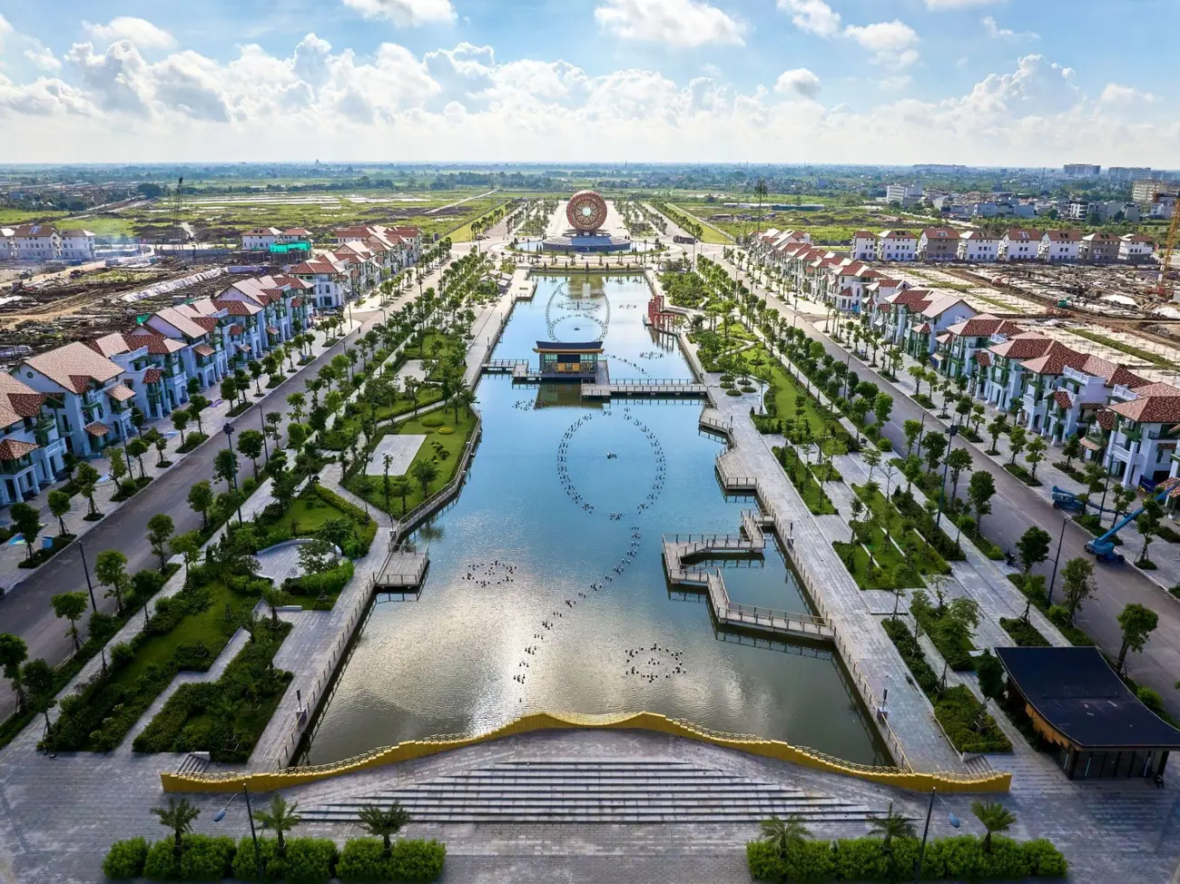 Sun Urban City, đại đô thị 420ha với mật độ xây dựng chỉ 18%, mang đến môi trường sống cân bằng giữa hiện đại và nghỉ dưỡng.