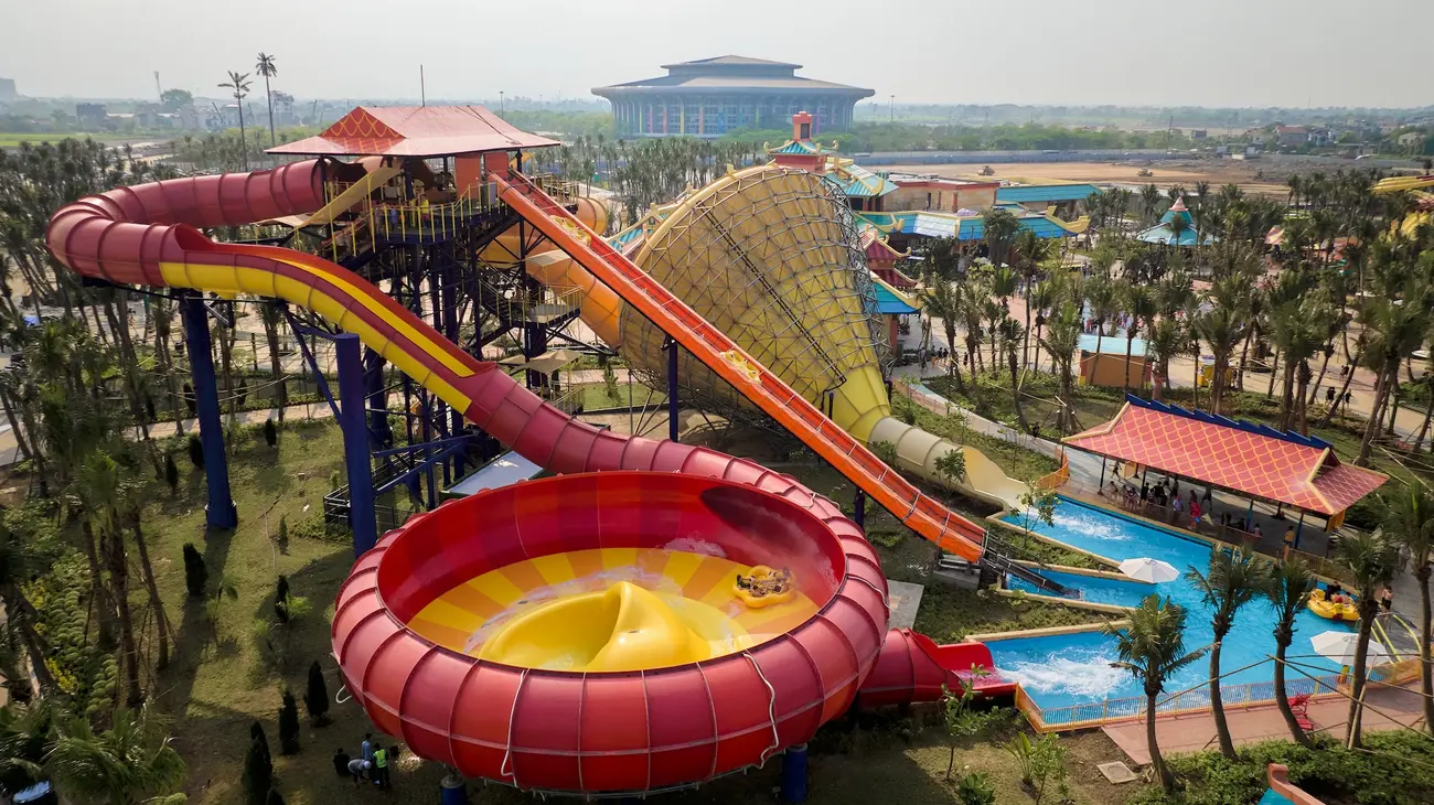Tổ hợp trò chơi hiện đại tại Công viên Sun World Hà Nam, điểm đến giải nhiệt mùa hè lý tưởng.