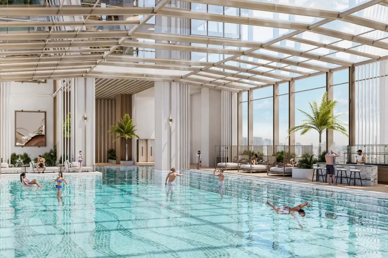 Bể bơi mái kính là một trong nhiều tiện ích đẳng cấp tại Sun Feliza Suites. Ảnh: Sun Property