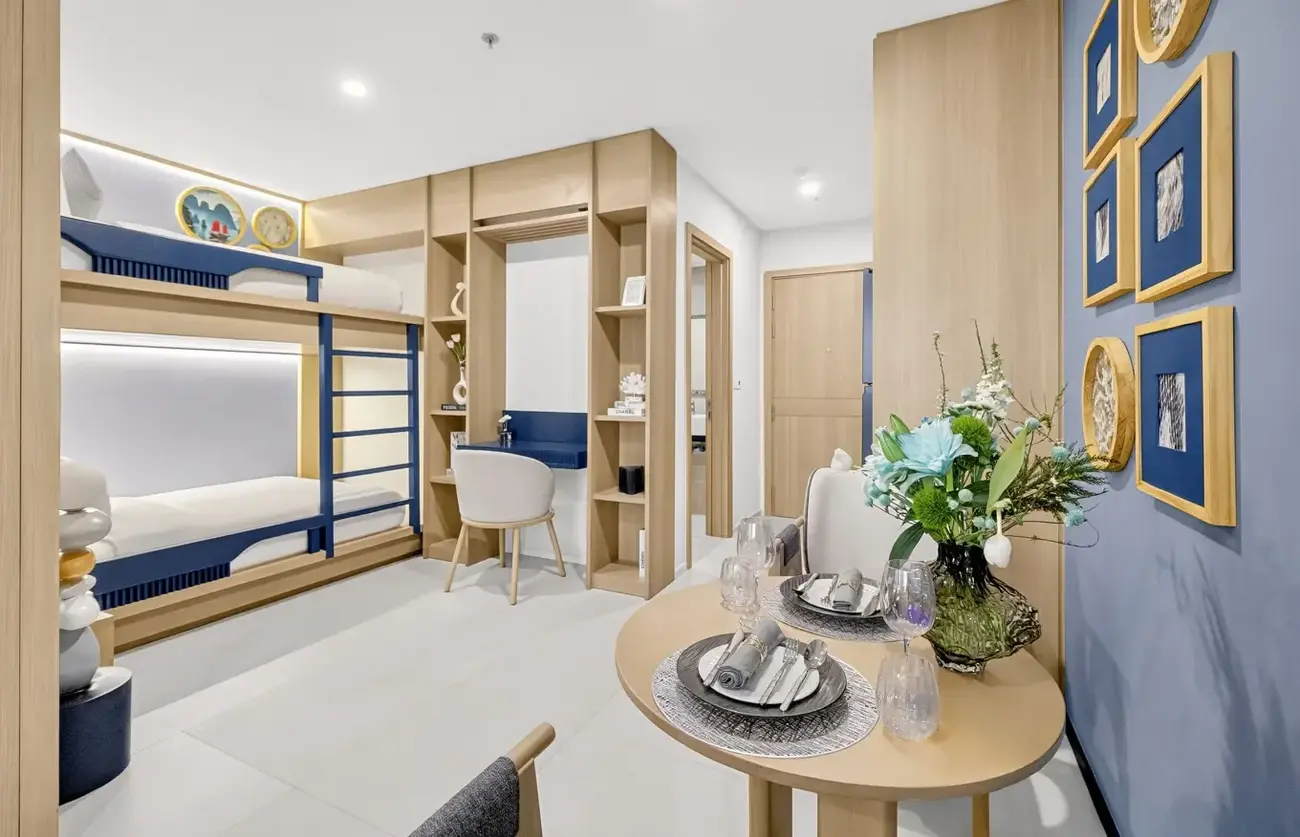 Căn hộ mẫu một phòng ngủ đa năng tại Sun Centro Town với thiết kế giường tầng và không gian sống tối ưu.