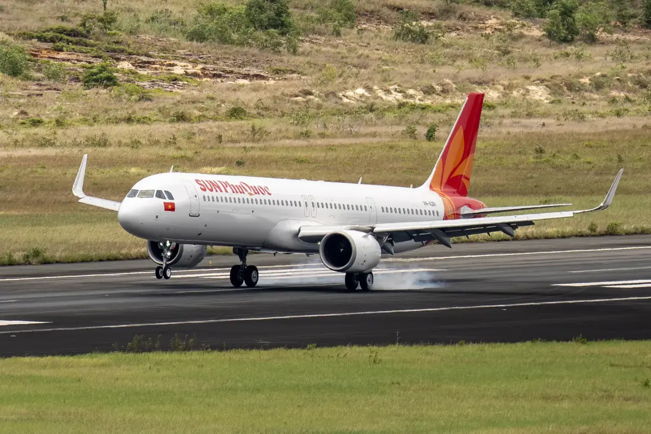 Máy bay của Sun PhuQuoc Airways chuẩn bị cất cánh. Ảnh: Ánh Dương