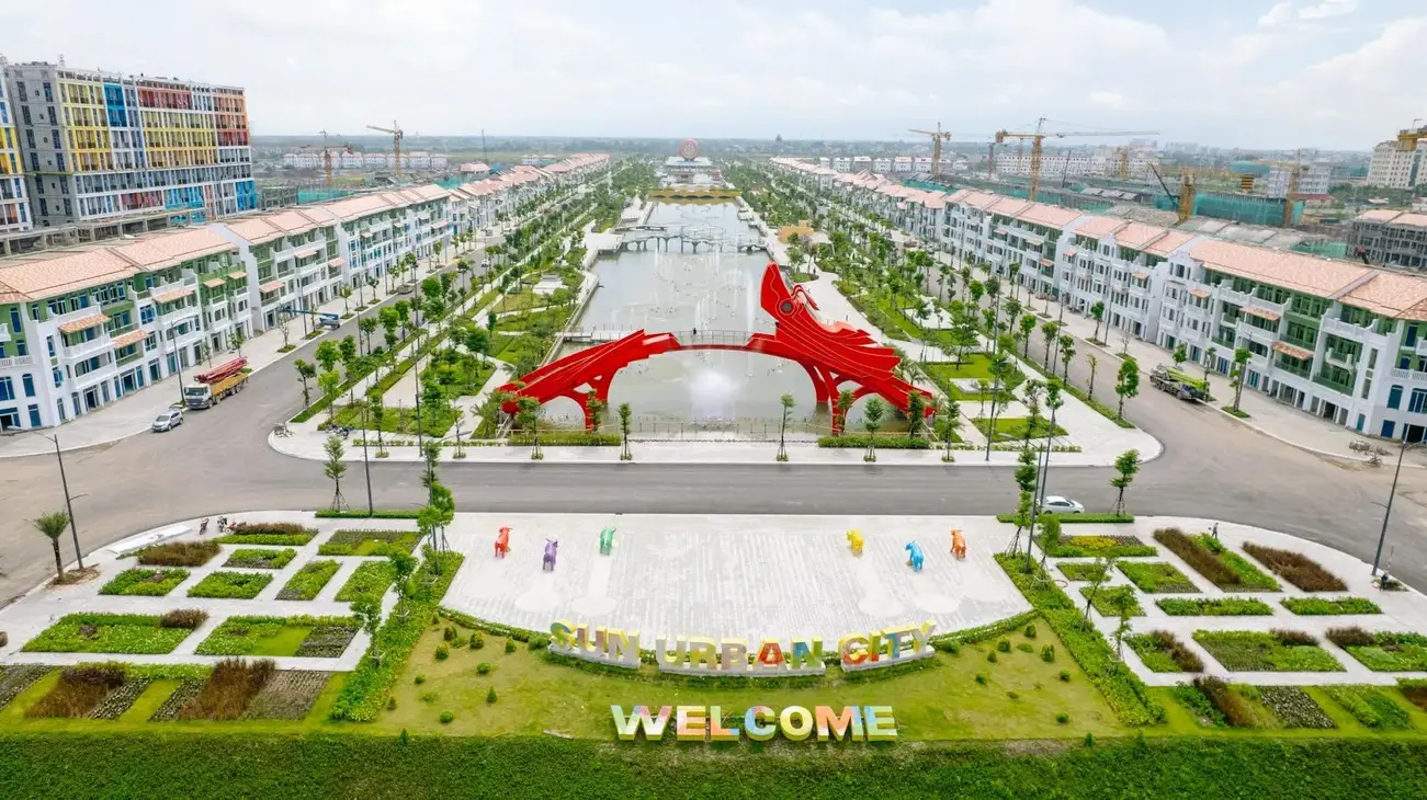 Diện mạo đô thị Sun Urban City với hạ tầng và tiện ích đồng bộ sau hơn một năm khởi công. (Ảnh: BTC)
