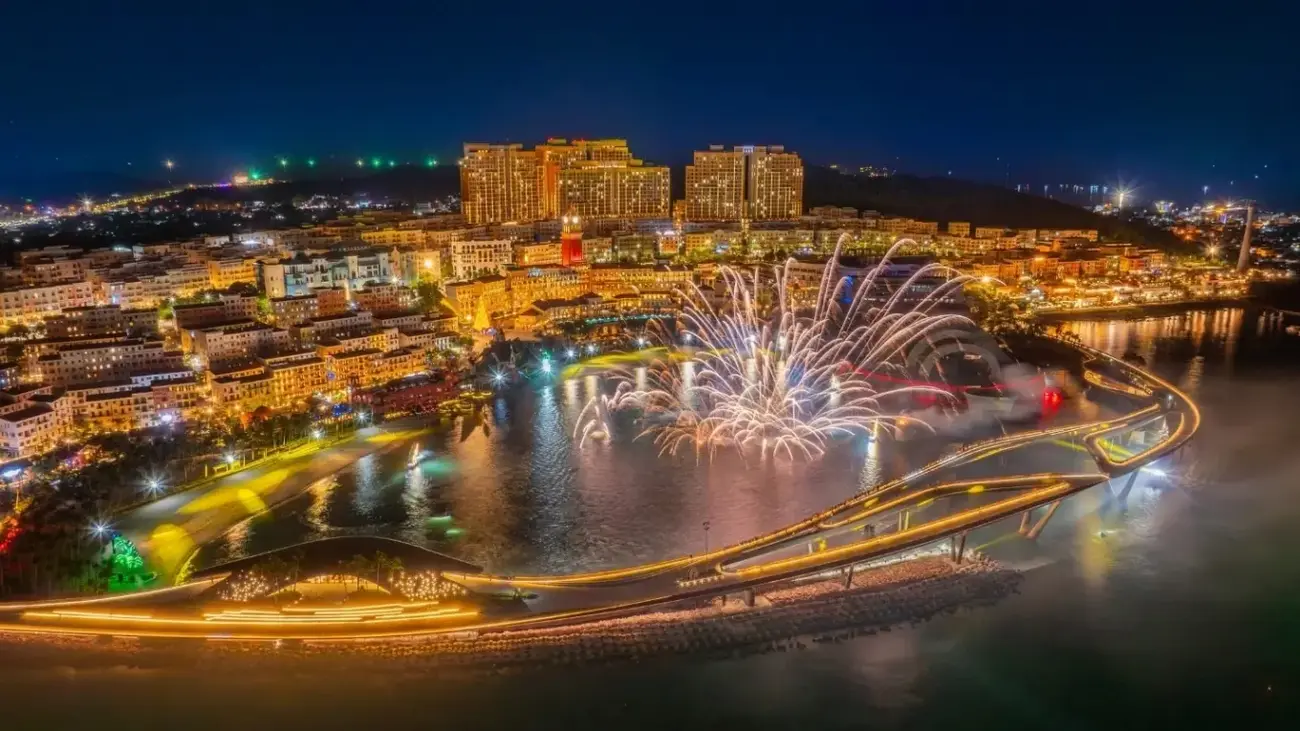 Phú Quốc rực rỡ đèn hoa đón chào chuyến bay quốc tế đầu tiên năm 2026 từ Incheon. Ảnh: Sun Group