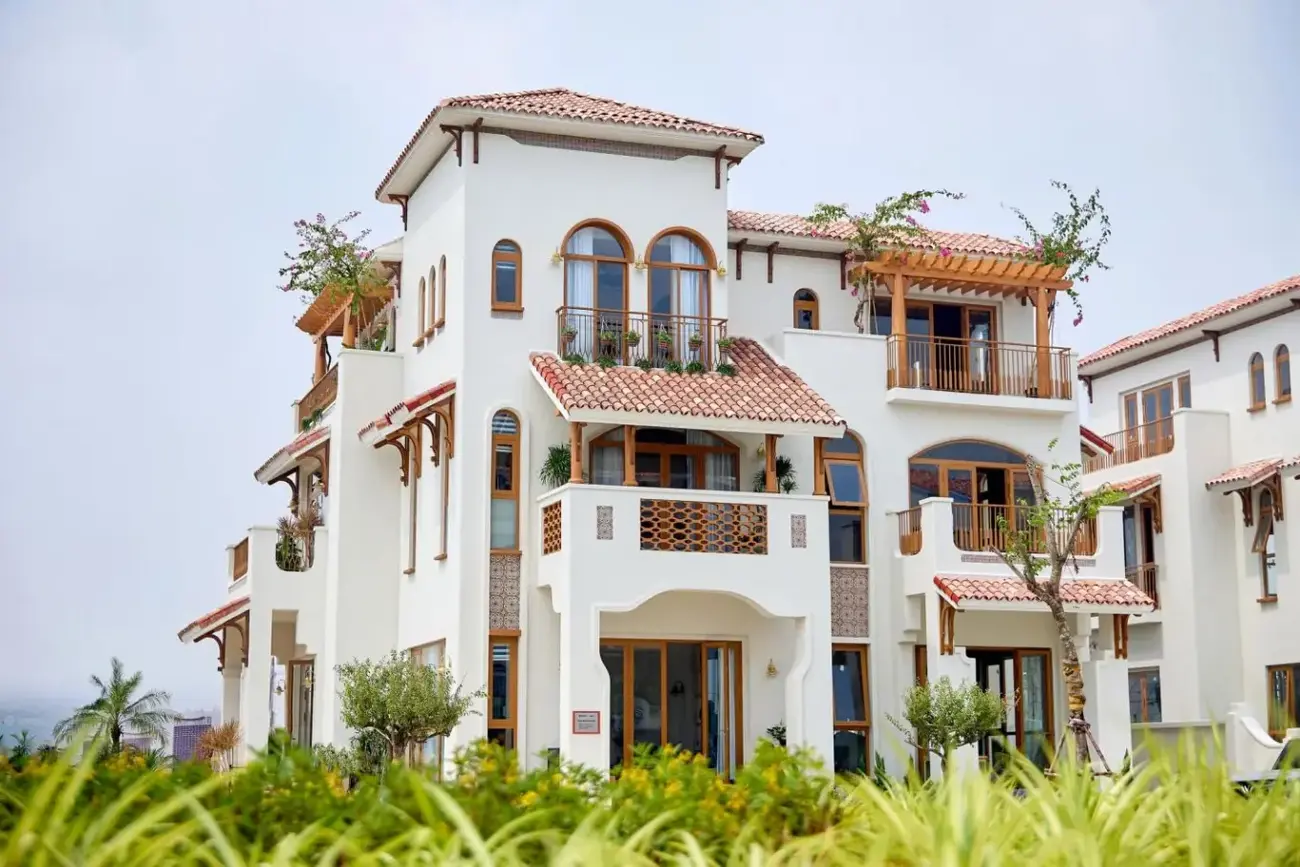 Một mẫu thiết kế nhà tại Casa Villa, kết hợp làm hài hòa giữa kiến trúc Iberia và văn hóa Nam Bộ. Ảnh: Ánh Dương